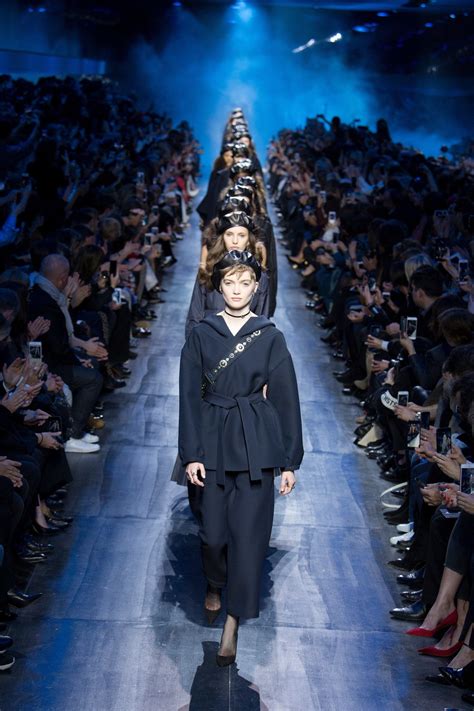 Suzy Menkes Paris Autumn Winter 2017 Christian Dior 